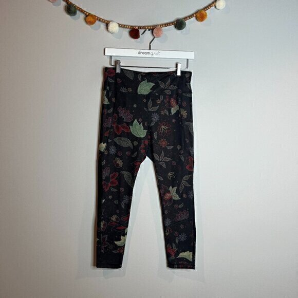 Lou & Grey floral patterned athletic crops - Picture 1 of 5